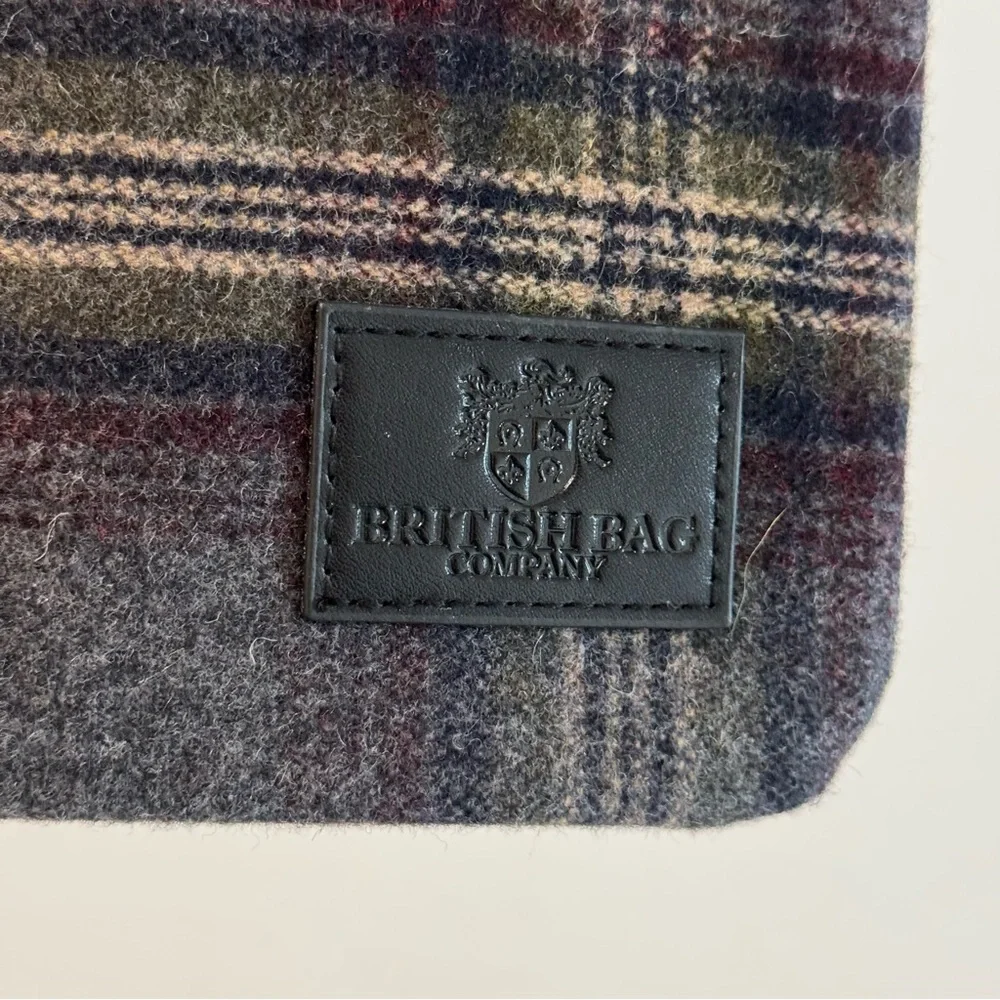 British‎ Bag Company Tweed Wool Blend Wristlet with Card Wallet